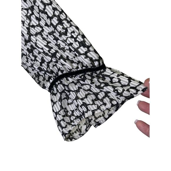 Lane Bryant Black Cream Print Crinkle Texture Tie Neck Long Sleeve Lined Blouse - Picture 4 of 8